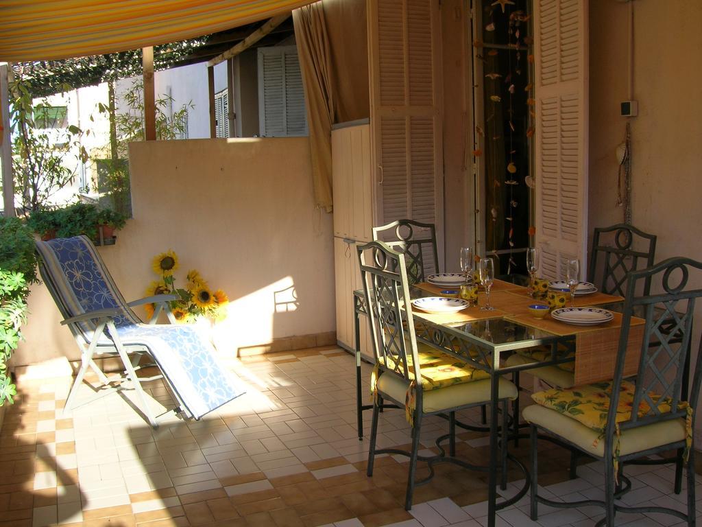 Palladium - Petite Maison De Charme Vintage Apartment Nisa Exterior foto